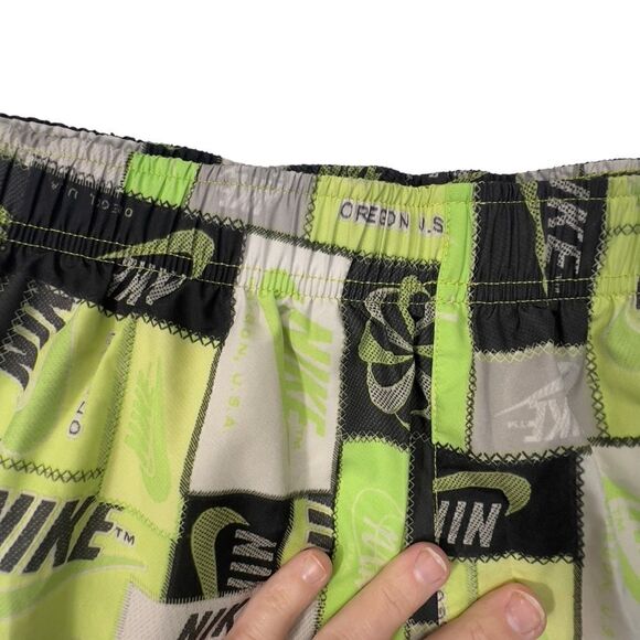 Nike ICON Clash Oregon Womens Dri-Fit Tempo Shorts medium - Picture 8 of 16